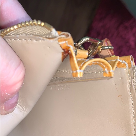 Louis Vuitton wristlet - Picture 8 of 8